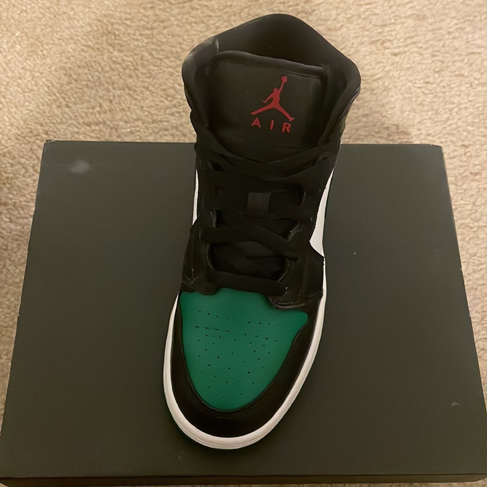 Jordan 1 Mid Pine Green and Black Size 4